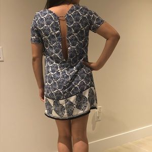 Lulus blue/white pattern shift dress